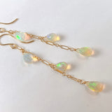 ドロップカットオパールの三連ピアス