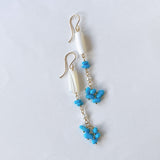 スリーピングビューティーターコイズとホワイトシェル、淡水パールのピアス