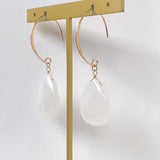 大きなレインボームーンストーンの一石ピアスA