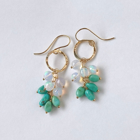 ラウンドカットオパールとソノランターコイズのリングピアス