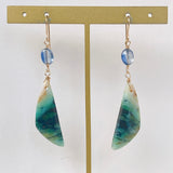 オパライズドウッドとカイヤナイトのピアス3-2