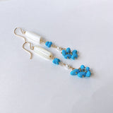 スリーピングビューティーターコイズとホワイトシェル、淡水パールのピアス