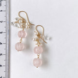 ローズクォーツと両剣水晶、淡水パールのピアス