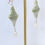 グリーンジャスパーとオパールのピアス