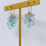 アクアマリンのボンボンピアス