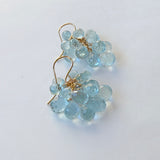 アクアマリンのボンボンピアス