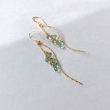 コロンビア産エメラルドのドロップカービングピアス