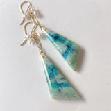 オパライズドウッドと淡水パールのピアス