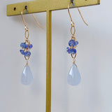 天然ブルーカルセドニーとタンザナイトのピアス