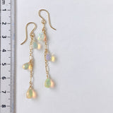 ドロップカットオパールの三連ピアス