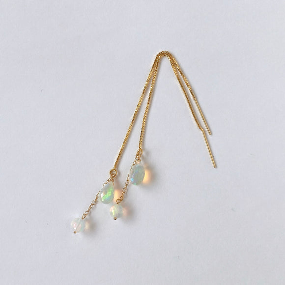 オパールのラウンド&ドロップアメリカンピアス