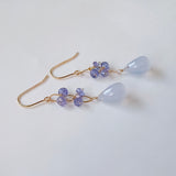 天然ブルーカルセドニーとタンザナイトのピアス