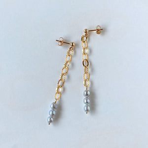 Silver gray color baby pearl chain earrings 